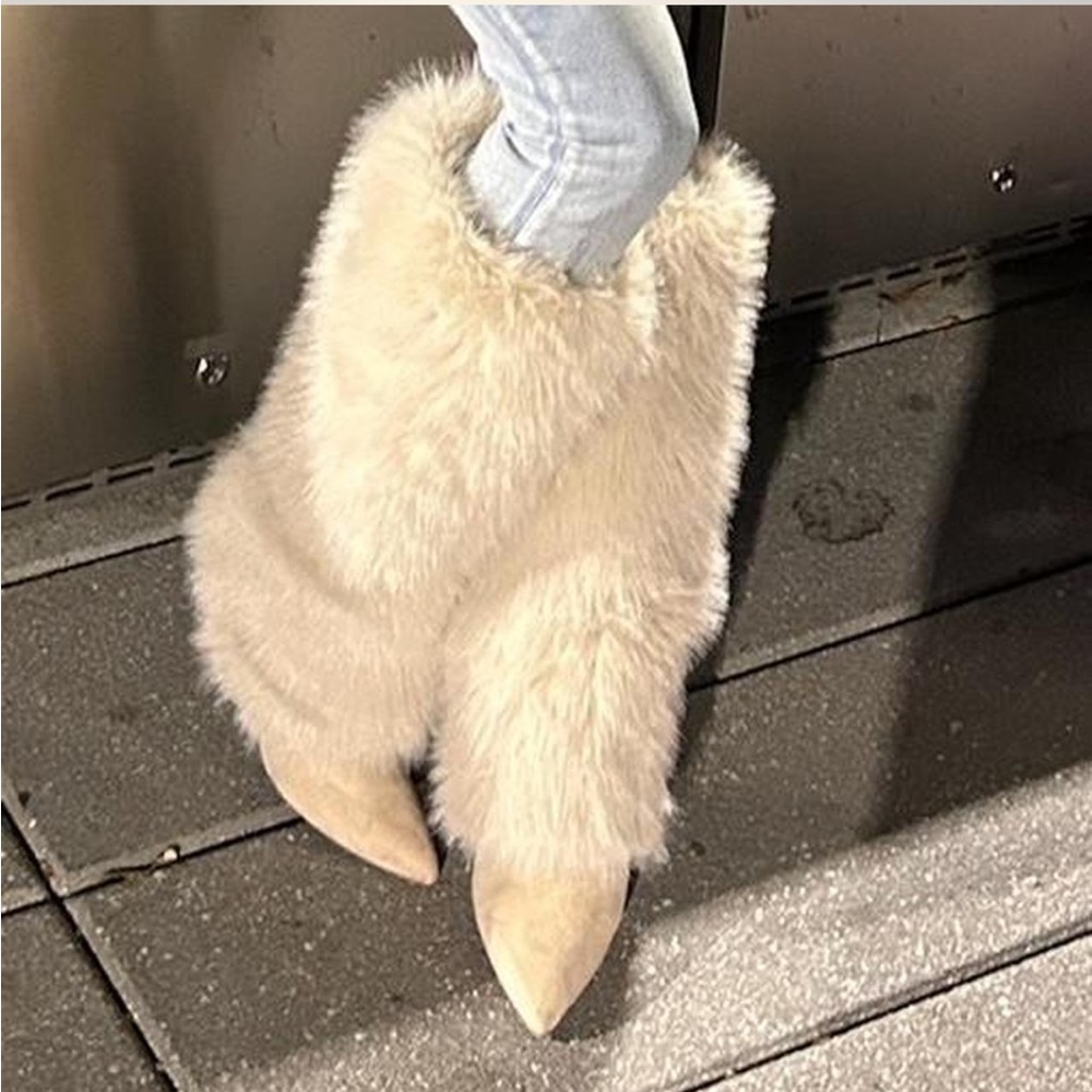 Fashion Nova Plush Cream Winter Boots